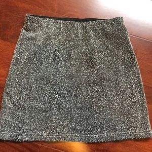 Textured mini skirt